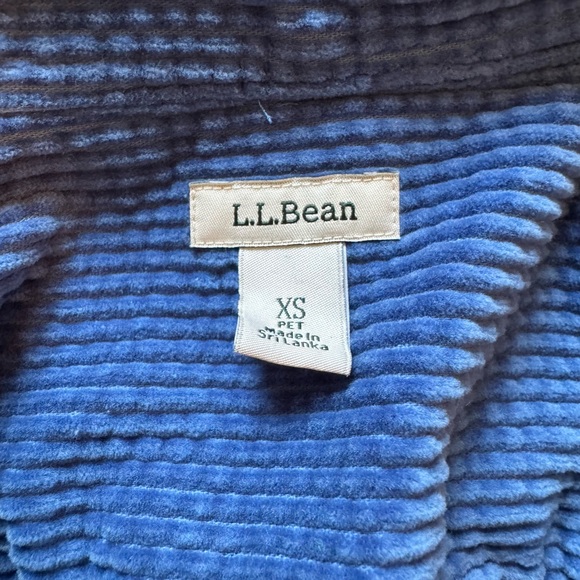 Vintage LL Bean Blue Button Down - Picture 3 of 3